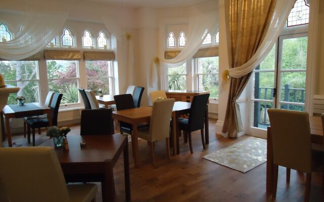 Westwell Hall