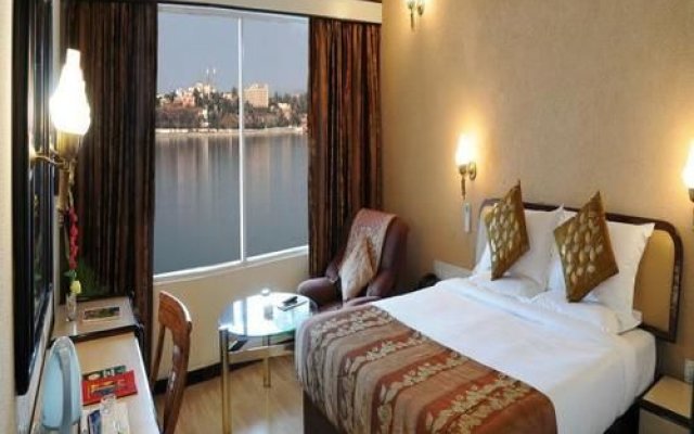 Hotel Lake View Ashok