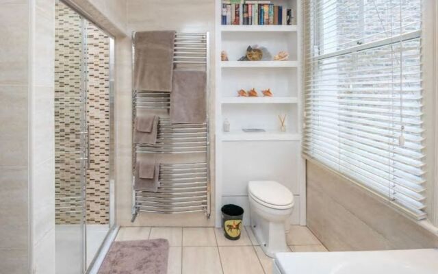 Veeve - Fulham Victorian