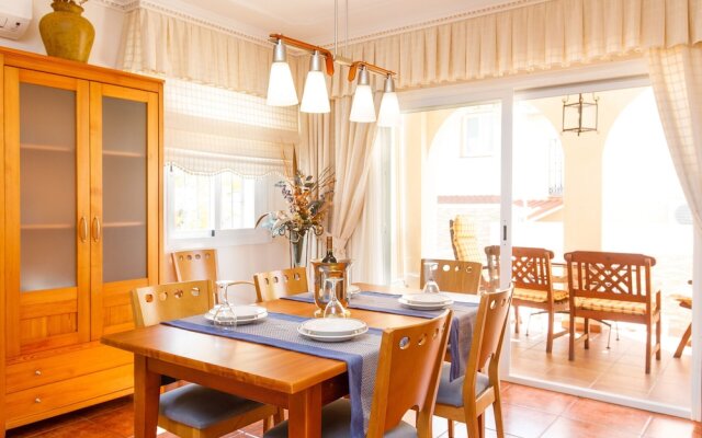 1072 Villa Palomas