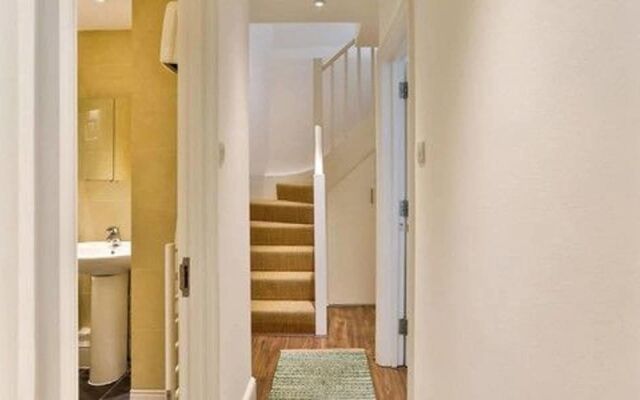 Durweston Mews