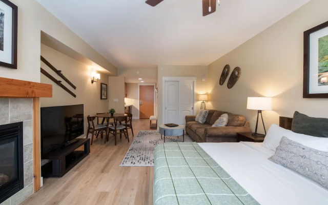 Premium Unit 3522- Fraser Crossing/founders Pointe Condo