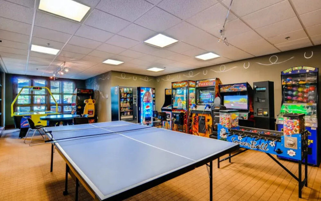 Luxury 2 Bedroom Ski in, Ski out Condo in Breckenridge with Shared Pool, Hot Tub, Arcade, and Bar