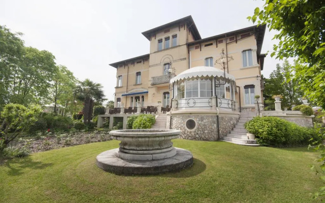 Villa Maria Apartments