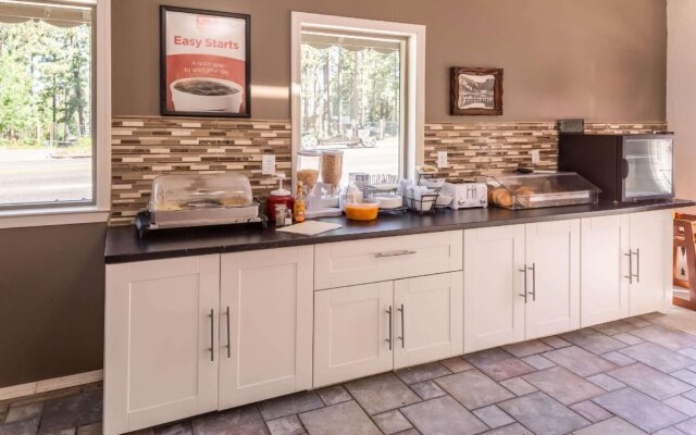 Econo Lodge Inn & Suites Heavenly Village Area