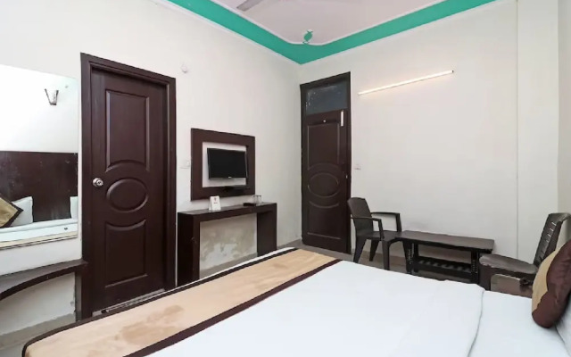 Hotel Aura Deluxe