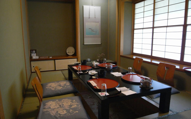 Kawakamiya Kasuitei