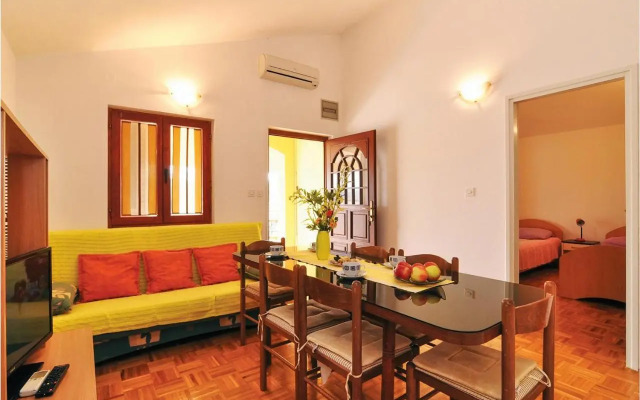 Four-Bedroom Holiday home Krusevo with Sea View 05