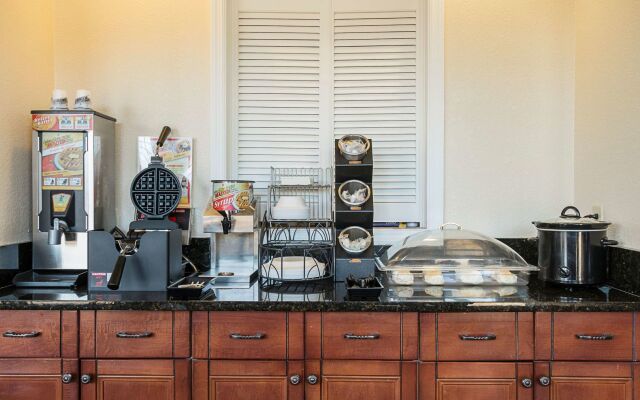 Red Roof Inn & Suites Scottsboro