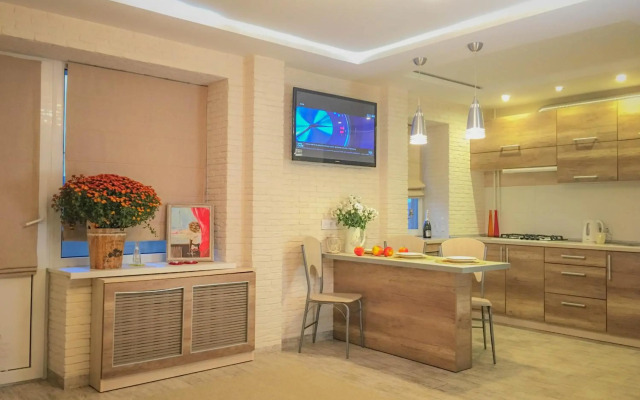 Studio Luxe on Victory Street in the city center