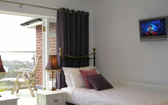 42 Caldy Road B&B (West Kirby)