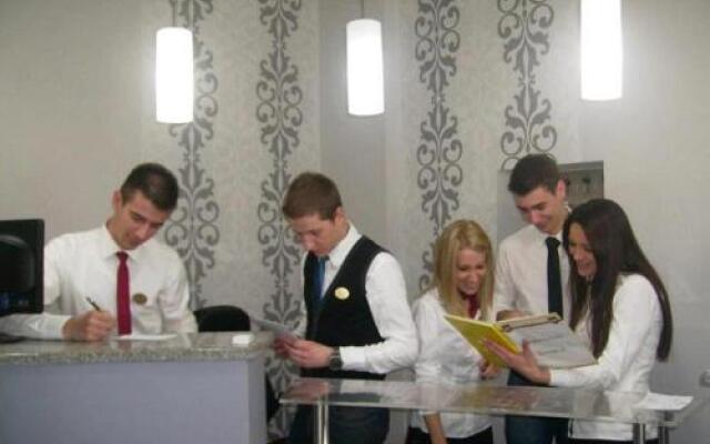 Garni Hotel Tri "O"
