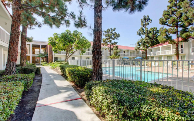 Motel 6 Irvine - Orange County Airport