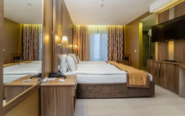 Royal Capital Hotel