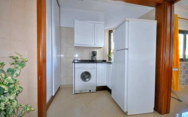 Private Pool Villa Walking Distance to Local Amenities