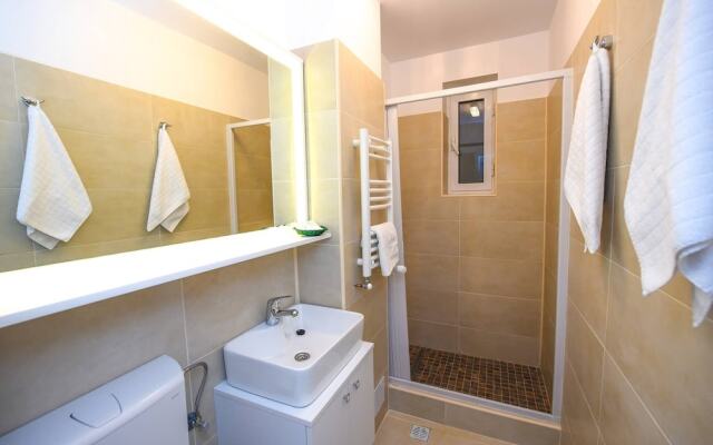 Privilege Apartment - Cismigiu Gardens