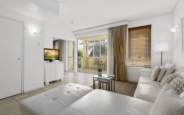 Hastings Street Unit Across Road From Beach Unit 524 32 Hastings Street – Guest Rooms – Noosa Heads