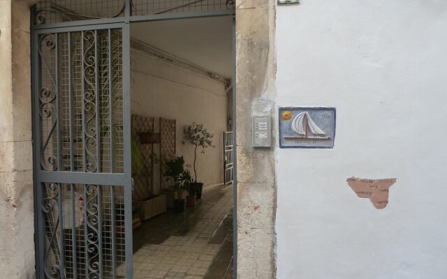 Studio in Siracusa, with Wonderful City View, Furnished Terrace And Wifi - 200 M From the Beach