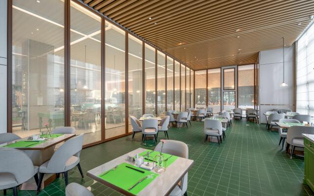 Holiday Inn Fuyang