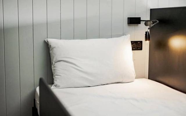 BUNK Surfers Paradise - International Backpacker Hostel