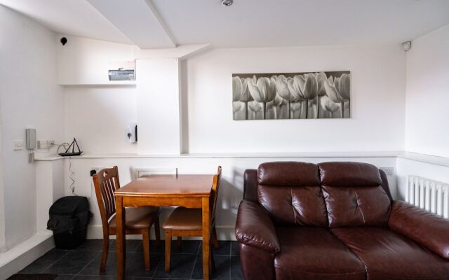 Impeccable 1 Bed Apartment In Sheffield