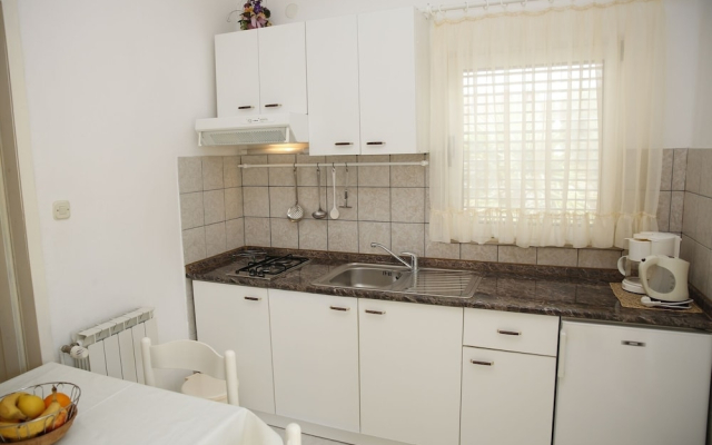 Araz - Parking and Barbecue - A2