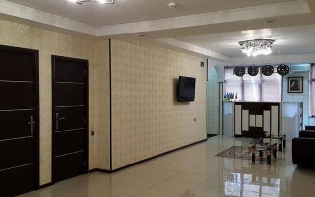 Avand Hotel