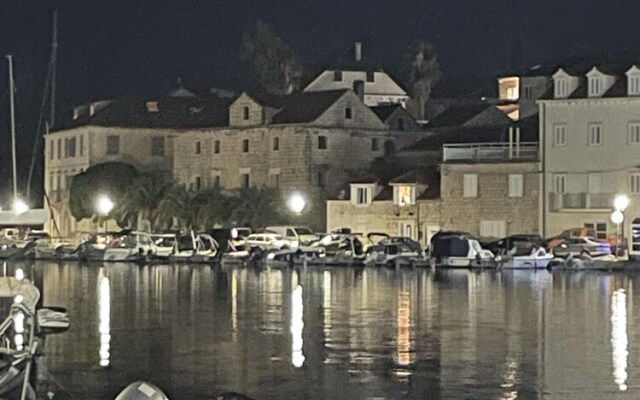Inviting 2-bed Apartment in Brac