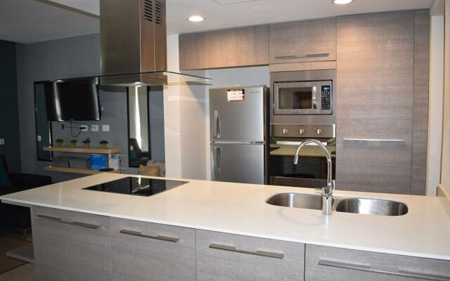 Estudio con alberca by Project 4 life