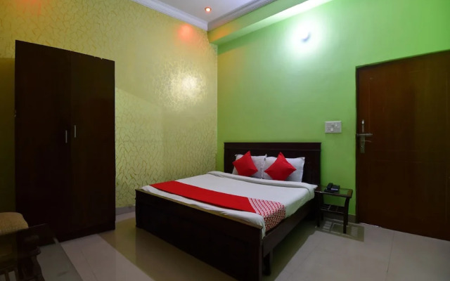OYO 28146 Hotel Virsa
