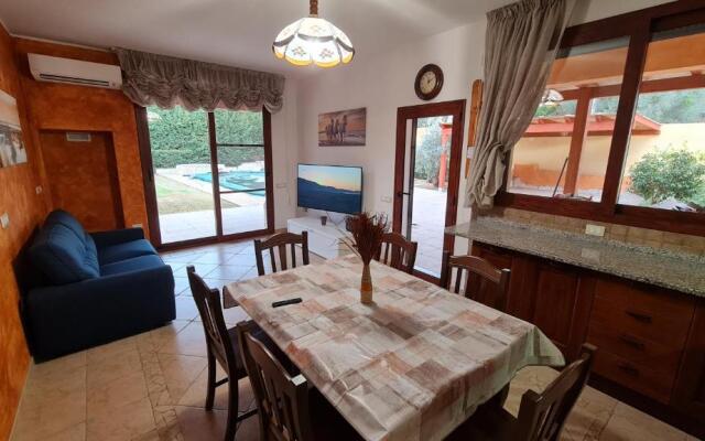 Villa Vivi. Piscina, idro, giardino e condizionatore