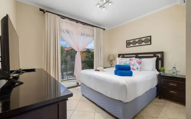 Beautiful Gold Coast Gem Pools Tennis Gym