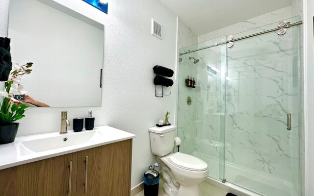 Green Luxurious 5BD Jungle House by FL Keys MIA