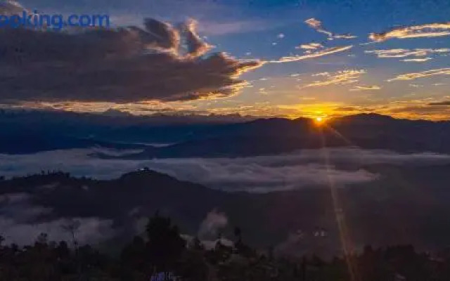 SPOT ON 393 Himalayan Sunrise