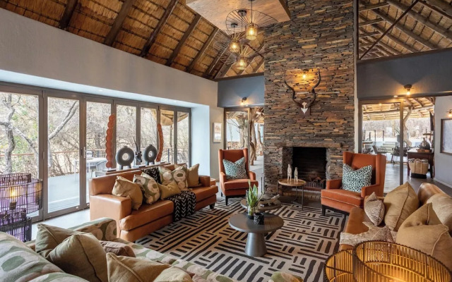 Tuningi Safari Lodge