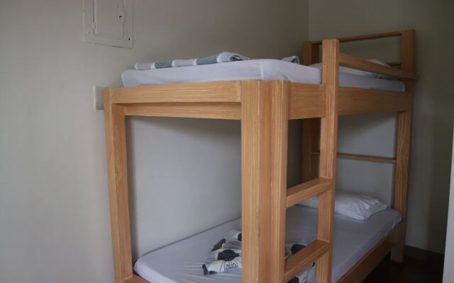 Pacific Waves Inn Annex