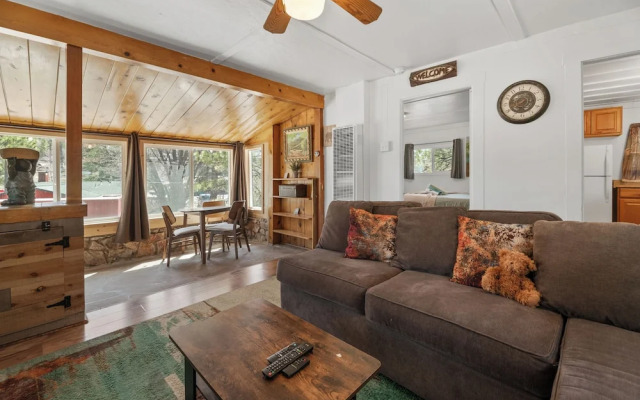 StoneHauz Cabin built in 1926