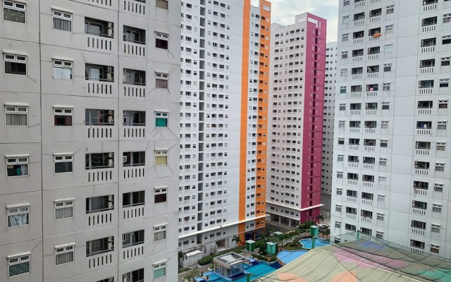 Homey And Tidy Studio At Green Pramuka City Apartment