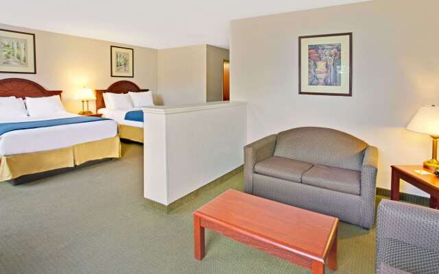 Days Inn & Suites by Wyndham Laurel Near Fort Meade