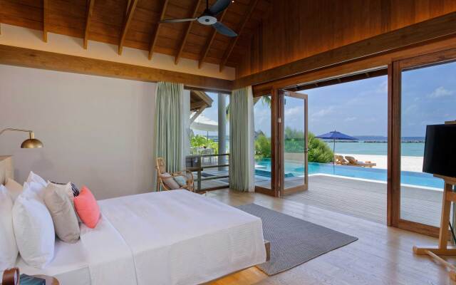 Emerald Faarufushi Resort & Spa