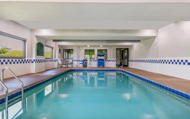 La Quinta Inn & Suites by Wyndham Batavia