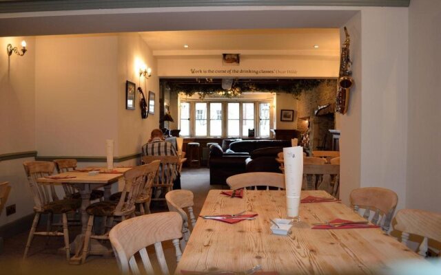 Old Swan Inn Lechlade