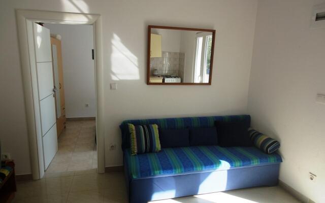 Elizabet - great location & close to the beach - A2(2+2)