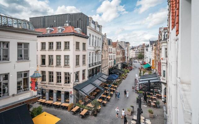 Tempel Cathedral Lodge in the Heart of Antwerp