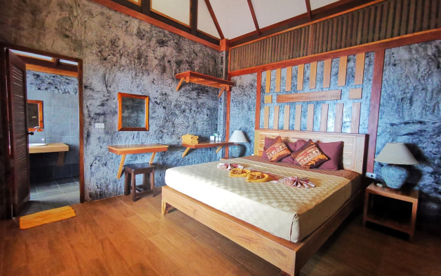 Phi Phi Relax Beach Resort