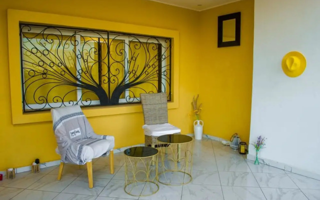 Room in Villa - Comfortable and Welcoming Suite With Terrace Overlooking the Lake