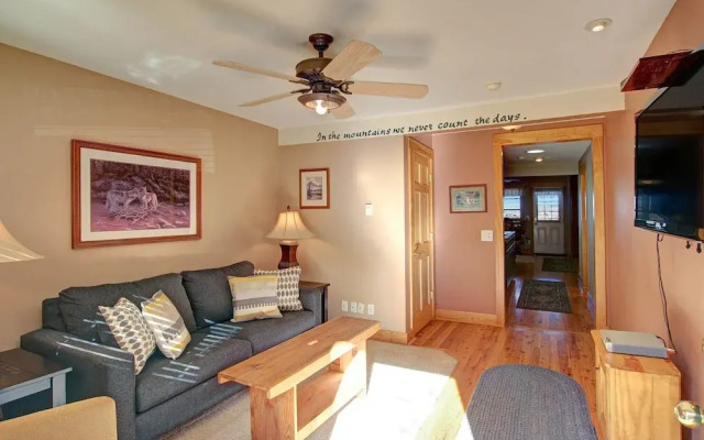 Snowdrift Peak 203 2 Bedroom Condo by RedAwning