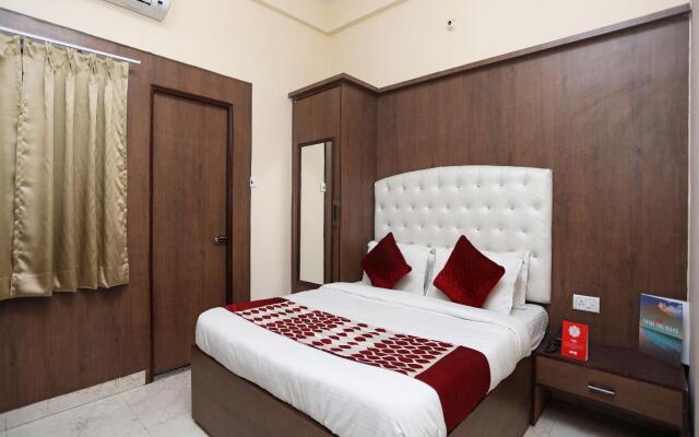 OYO 14949 Hotel Shashi Residency