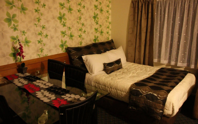Airport Travel Air Motor Inn