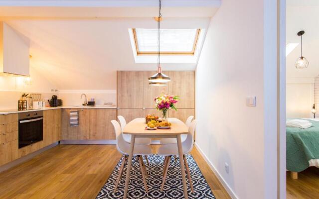 Amazing City Center 2 bdr flat!
